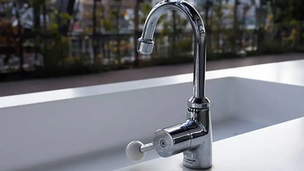 Deck Mount vs Surface Mount Faucet Aesthetic and Space