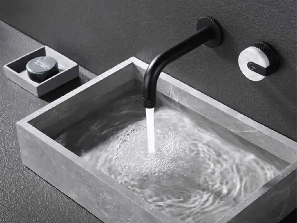 Deck Mounted vs Splash Mounted Faucets Which Design Suits Your Sink
