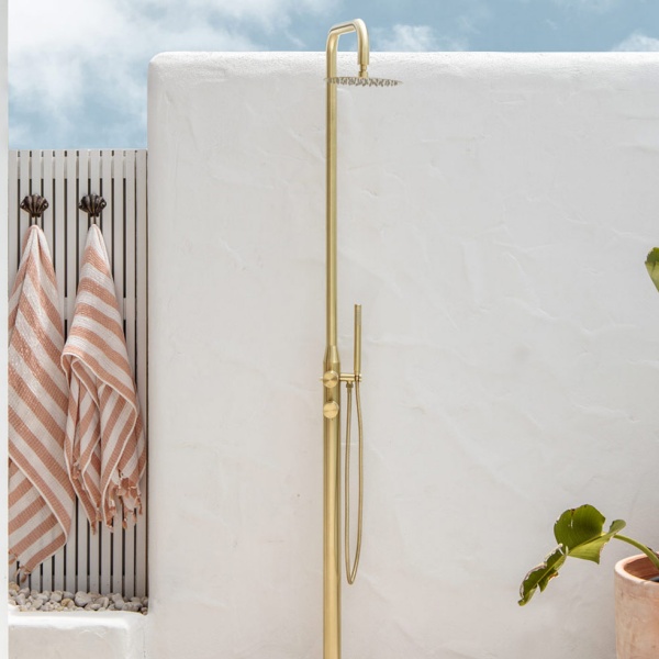 outdoor shower faucet