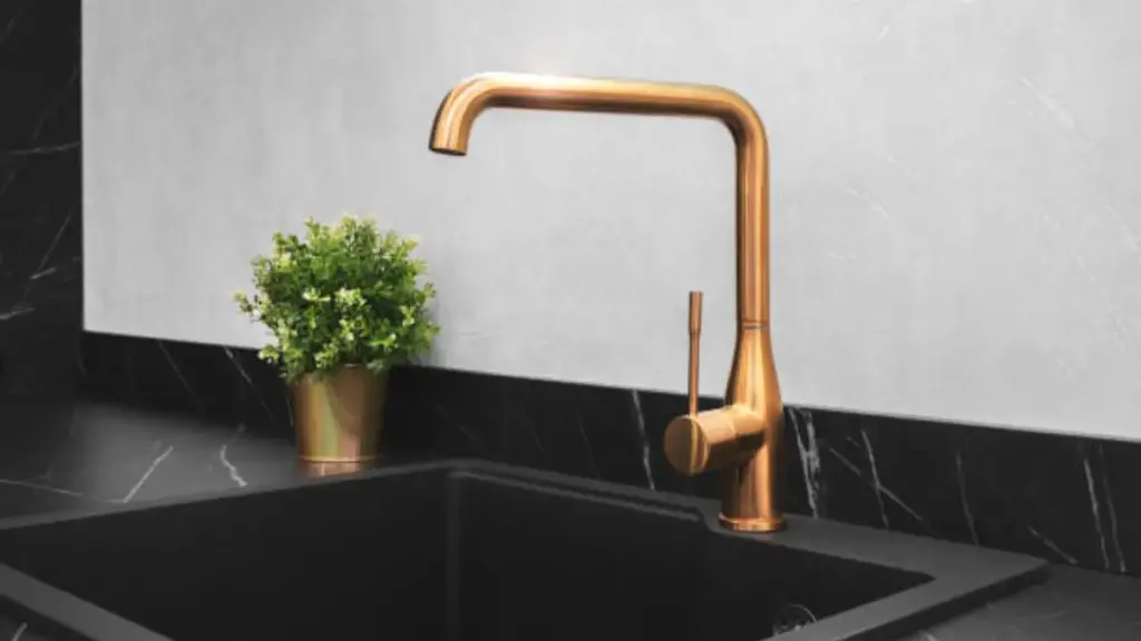 Sleek Single Hole Kitchen Faucet Gold Finish