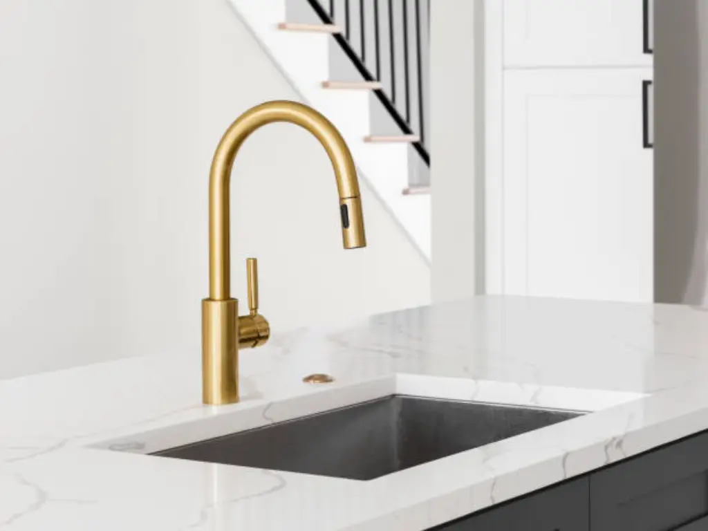 Top 10 Sleek Single Hole Kitchen Faucet Gold Finish Manufacturers